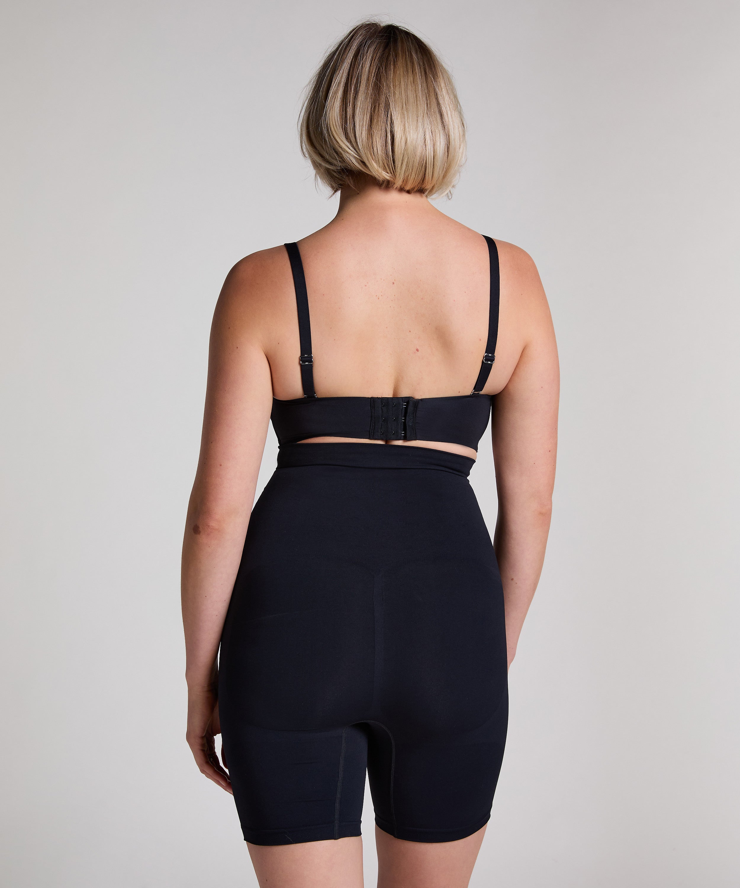 Nahtloser korrigierender Thigh Slimmer  - Schwarz