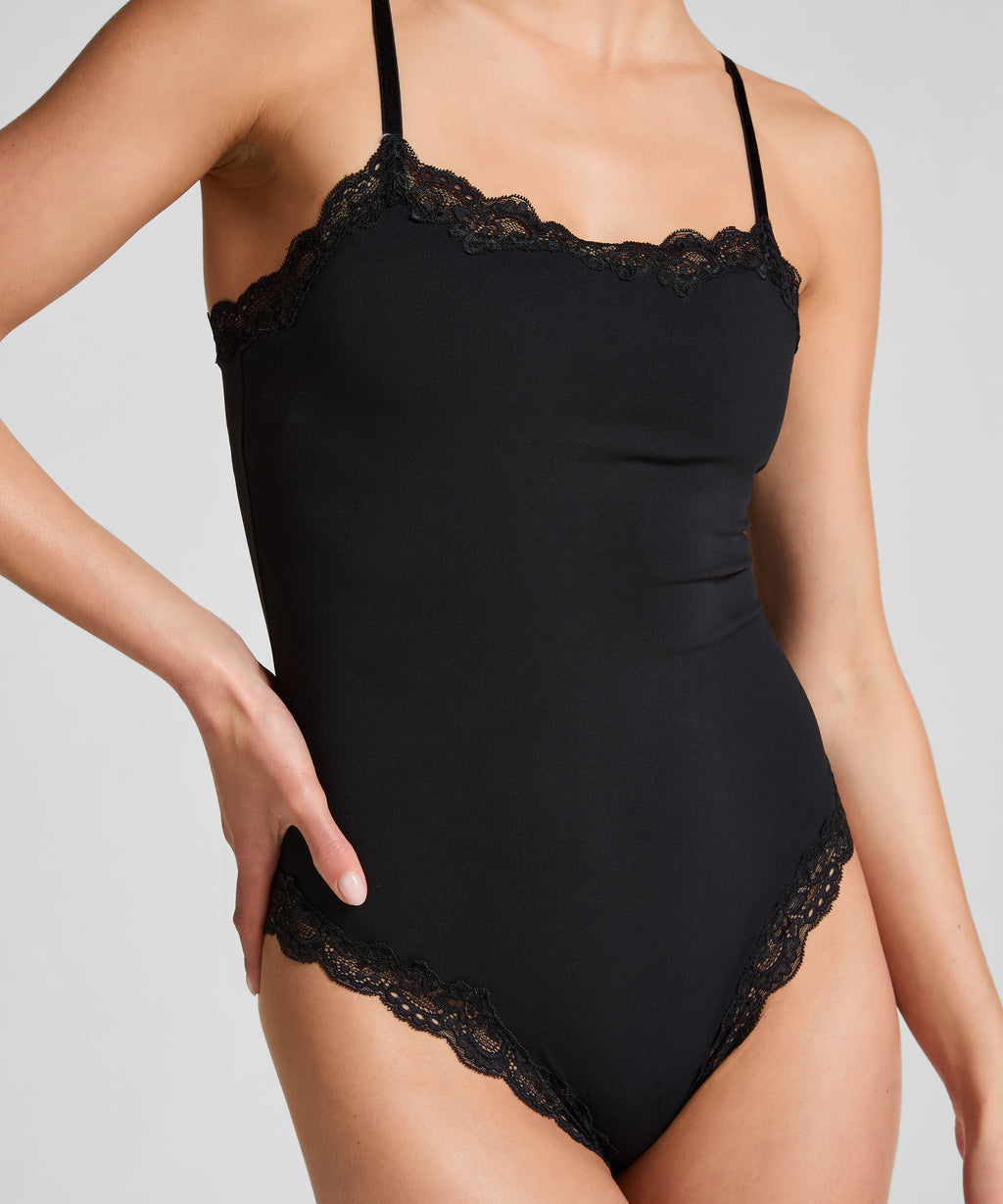 Alissia Body  - Schwarz