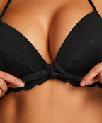 Vorgeformtes Bügel-Bikinitop Scallop  - Schwarz