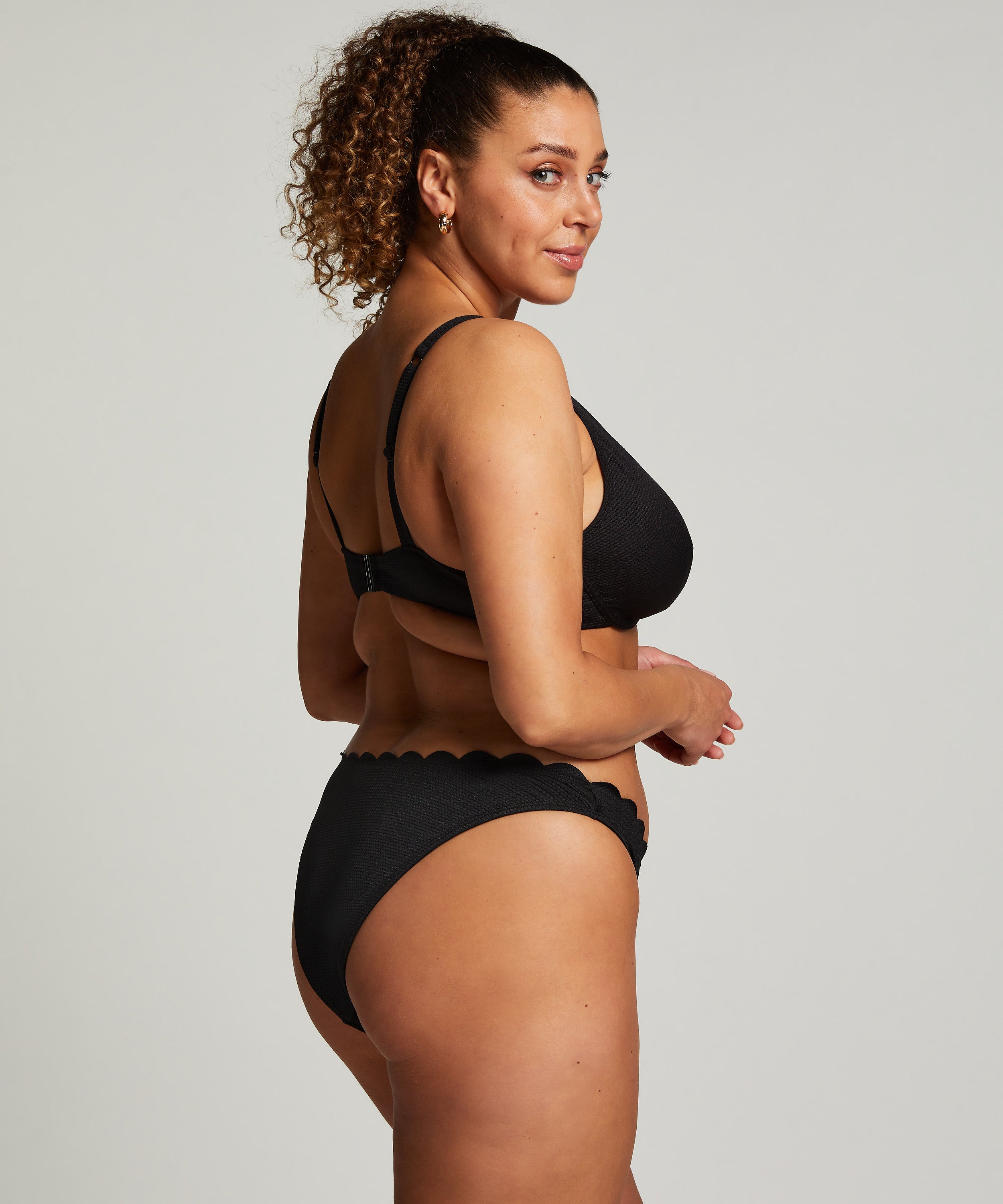 Unwattiertes Bügel-Bikini-Top Scallop  - Schwarz