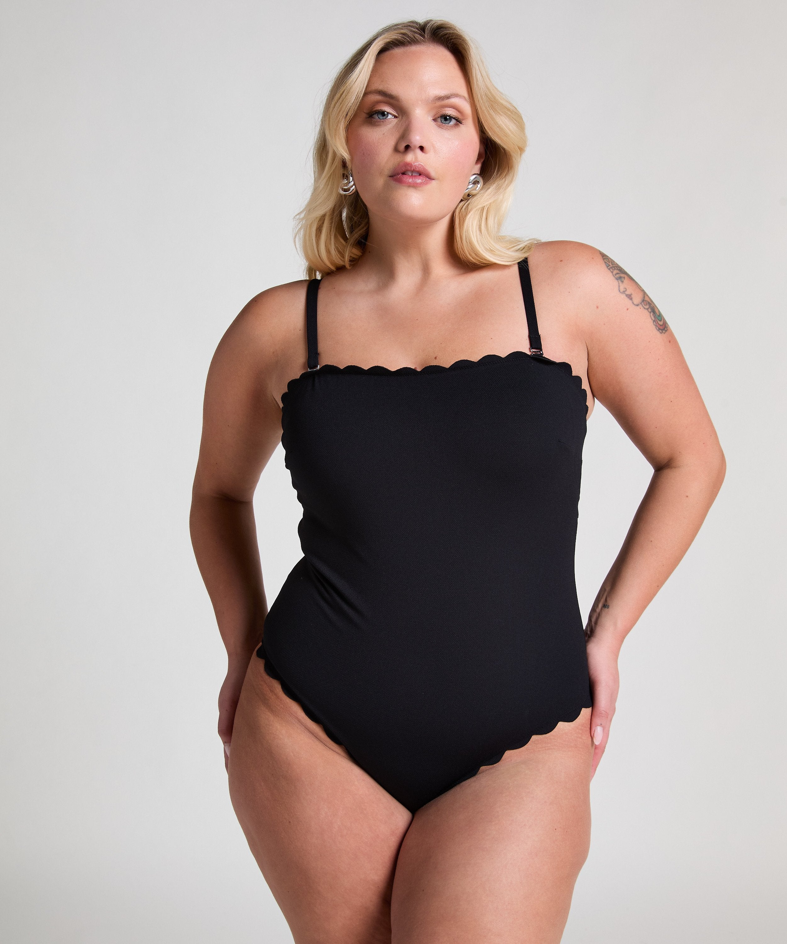 Badeanzug Bandeau Scallop  - Schwarz