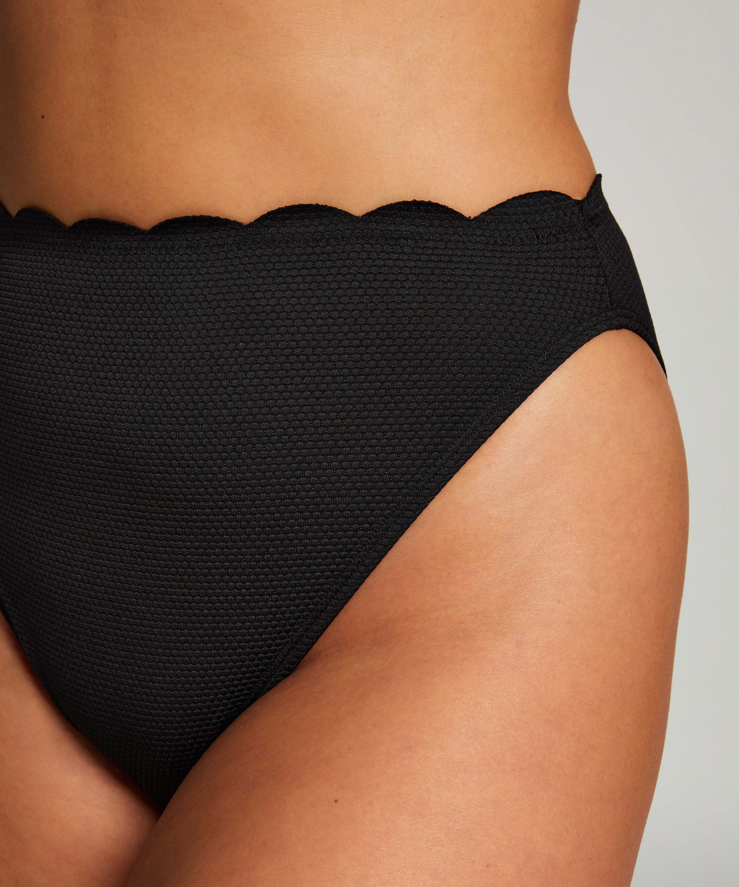Bikini Slip Rio Scallop  - Schwarz