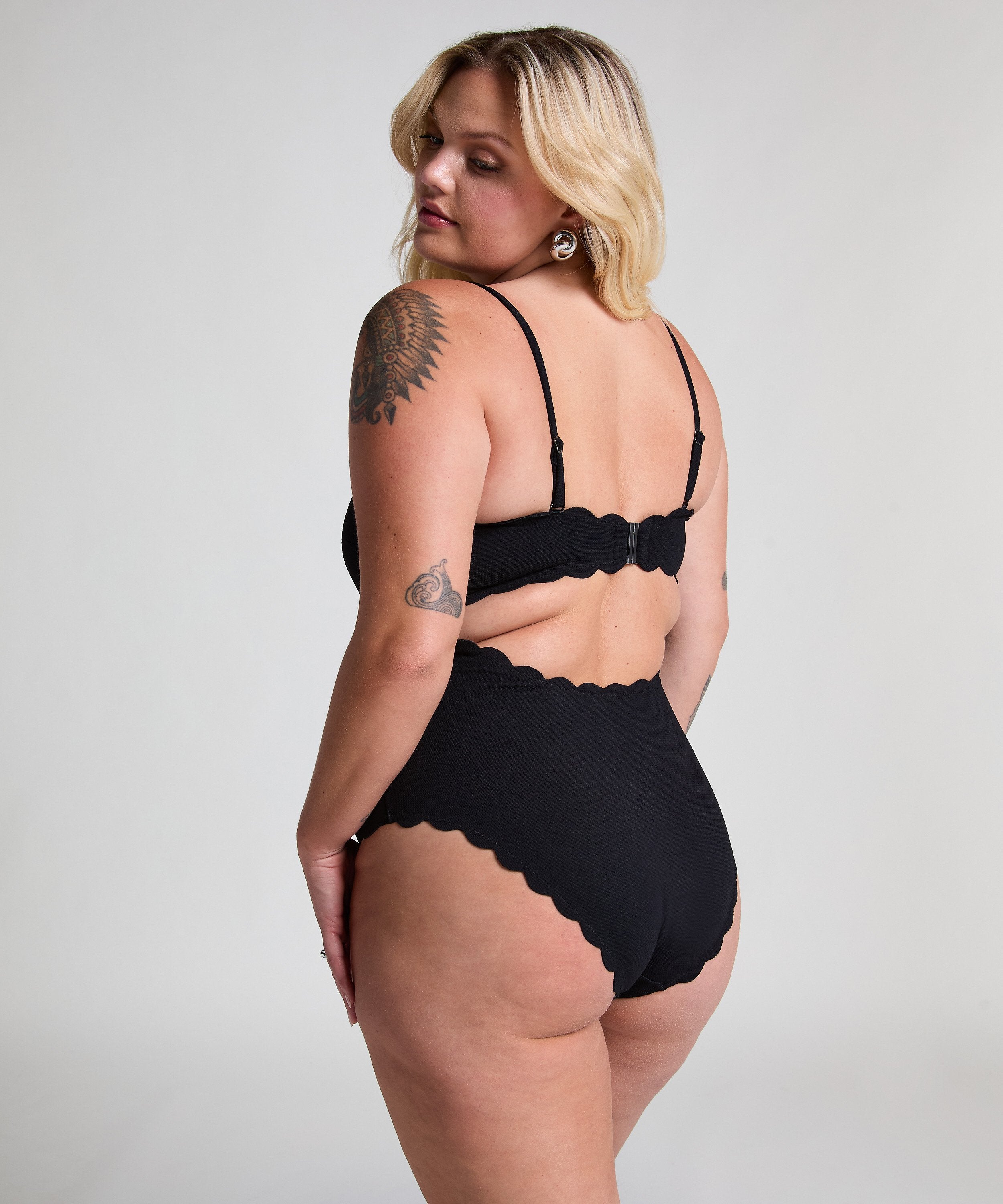 Badeanzug Bandeau Scallop  - Schwarz