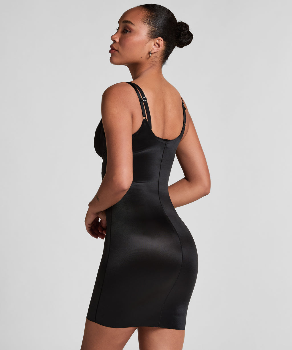 Formendes Scuba Kleid  - Schwarz