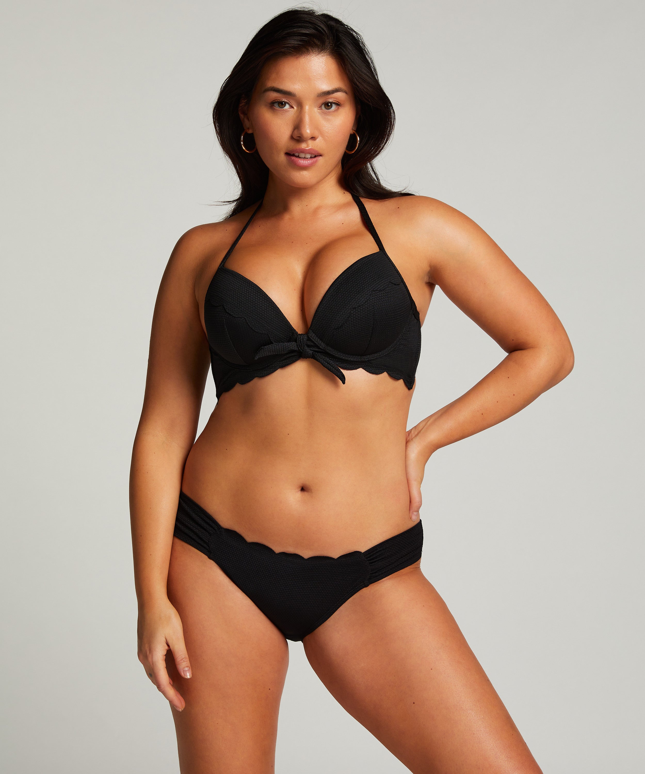 Vorgeformtes Push-up Bügel-Bikinitop Scallop Cup A - E  - Schwarz