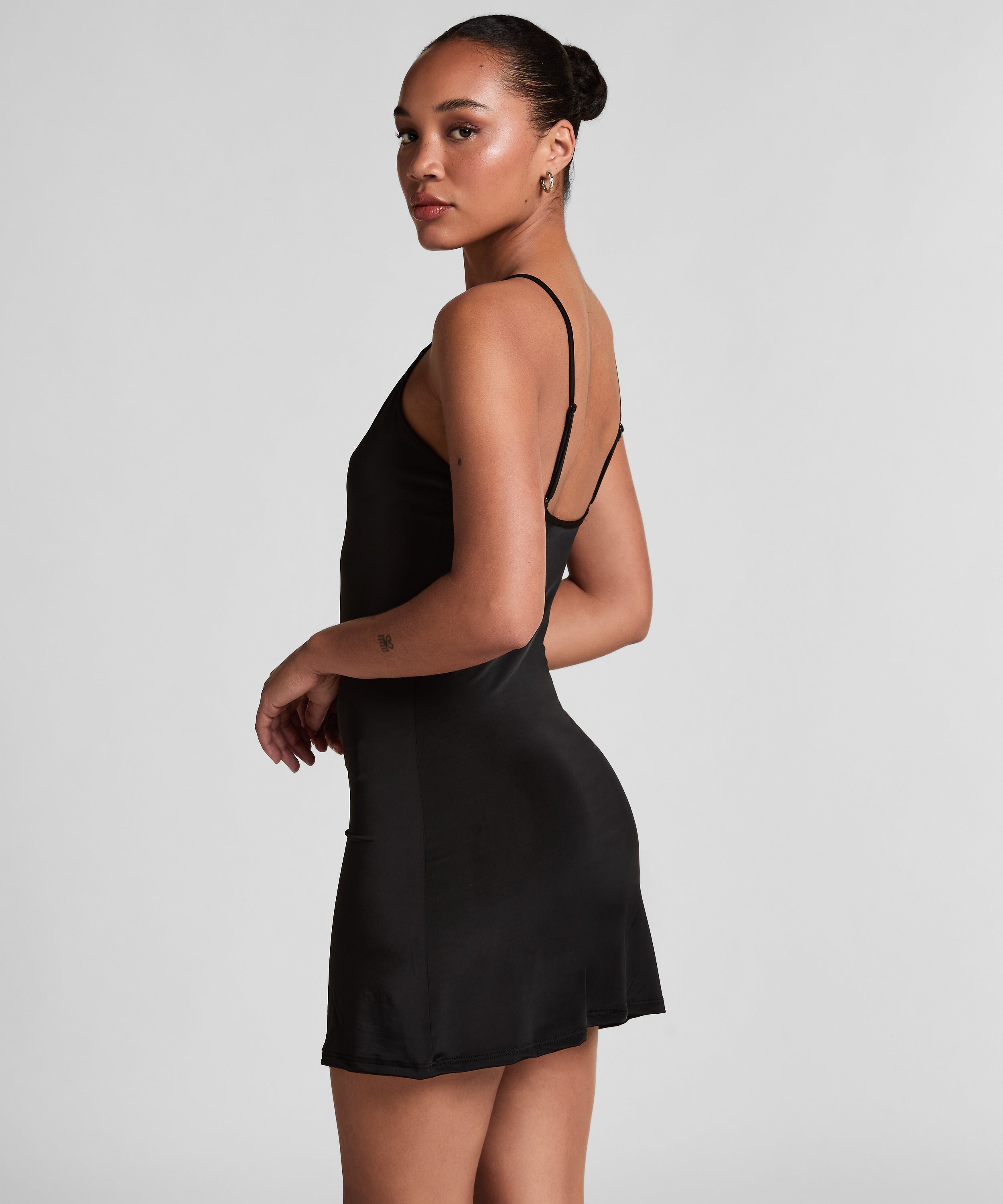 Straffendes Unterkleid  - Schwarz