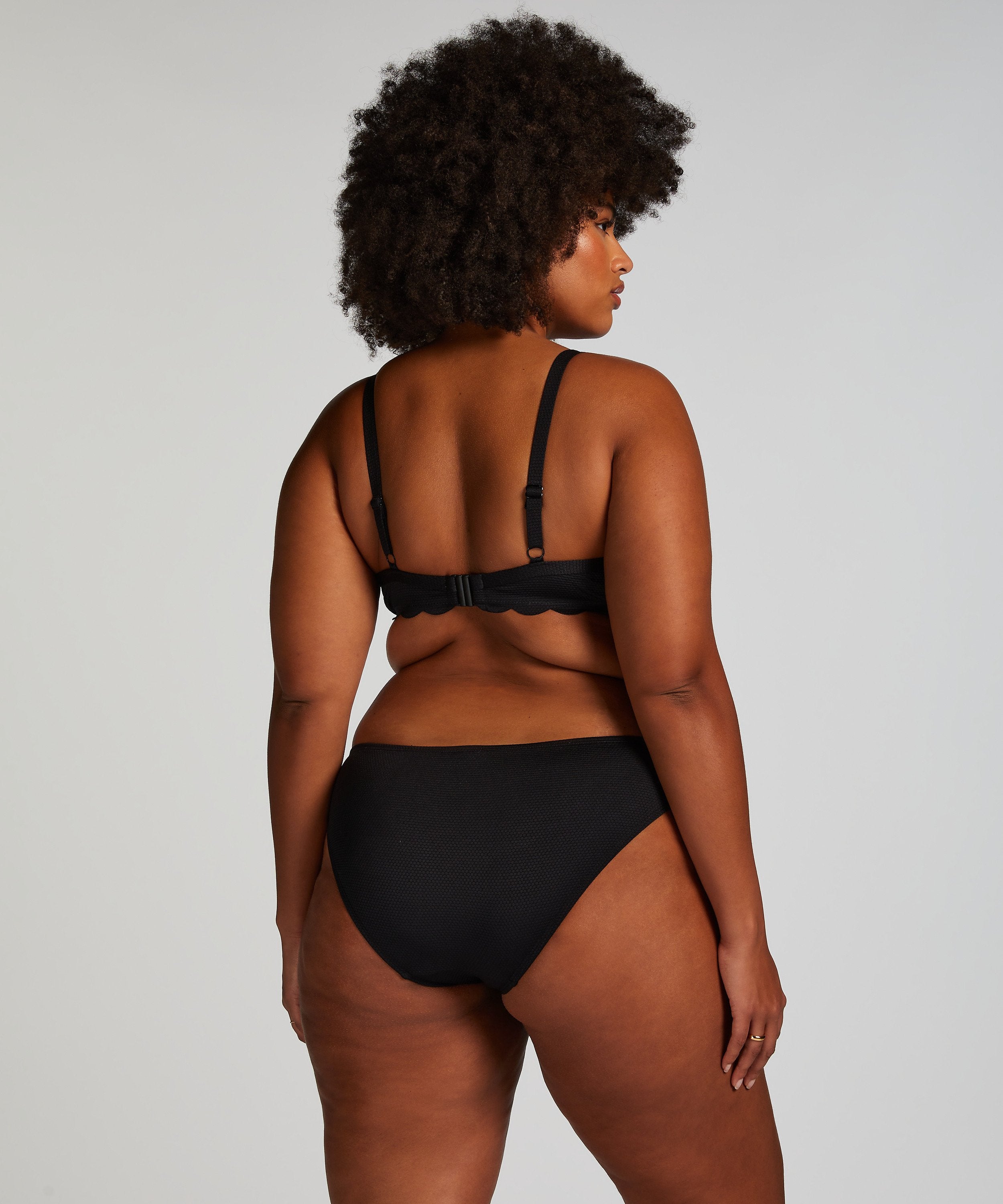 Bikini Slip Rio Scallop  - Schwarz