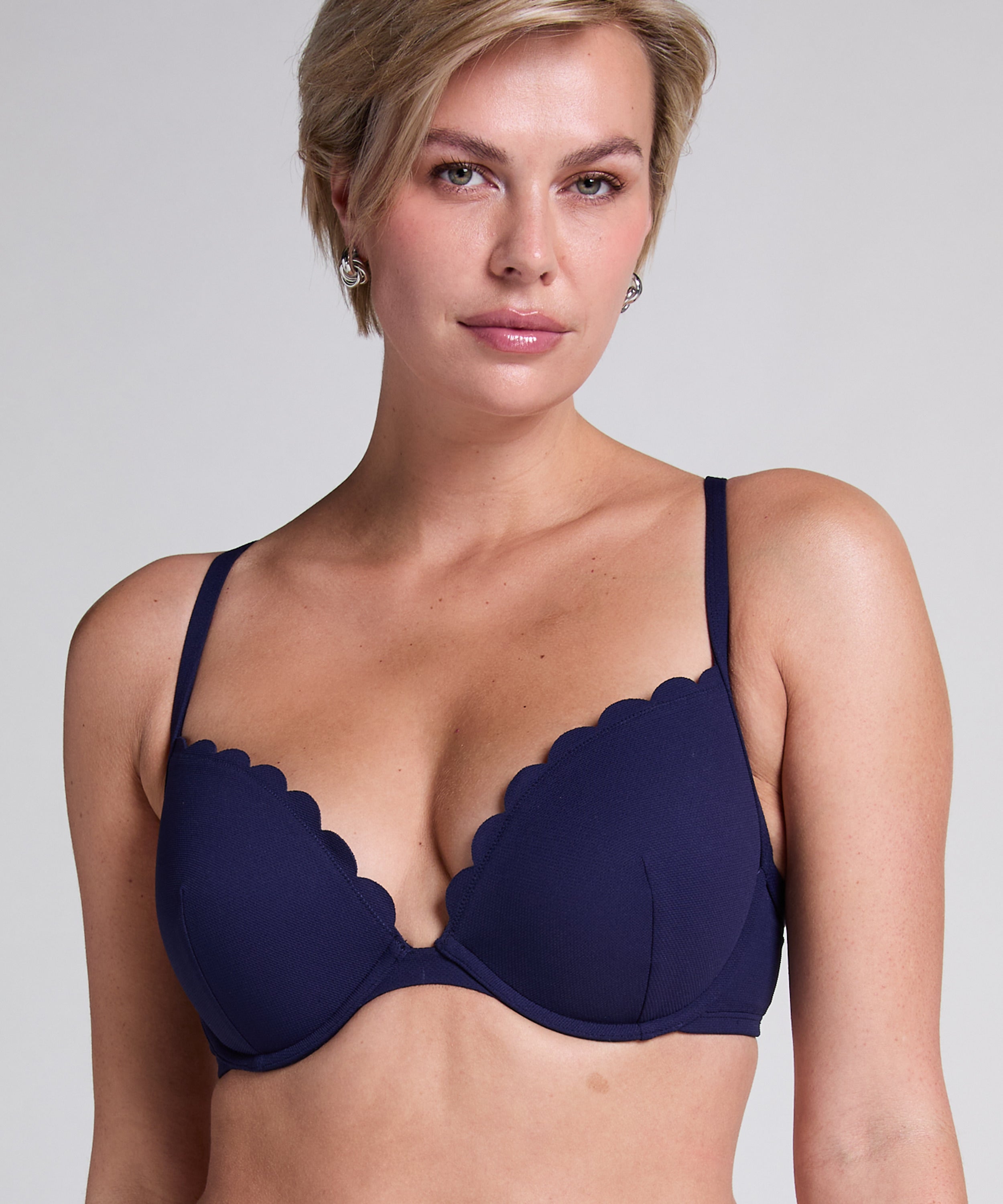 Vorgeformtes Bügel-Bikinitop Scallop  - Blau