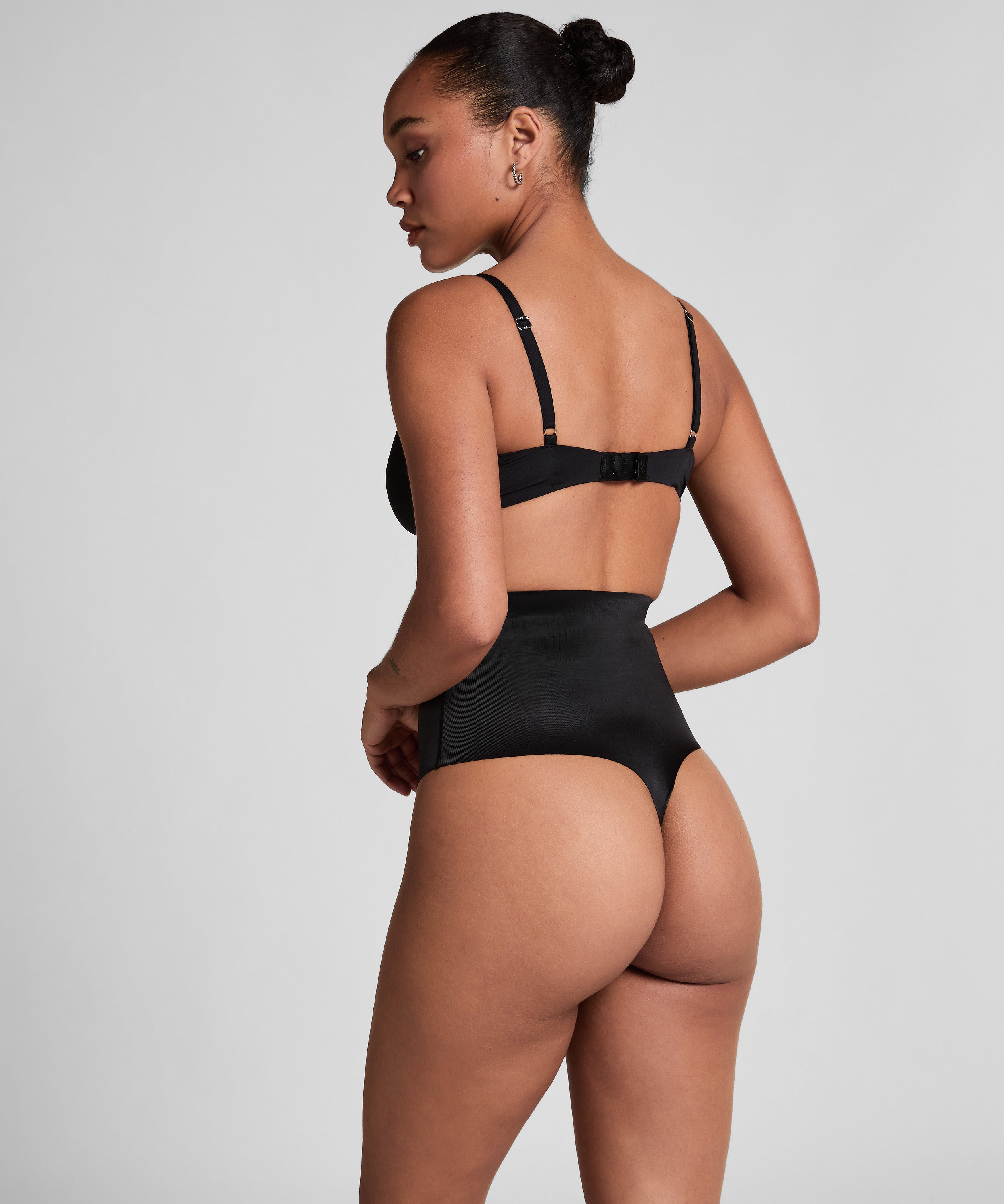 Formender Scuba-Tanga mit hoher Taille  - Schwarz