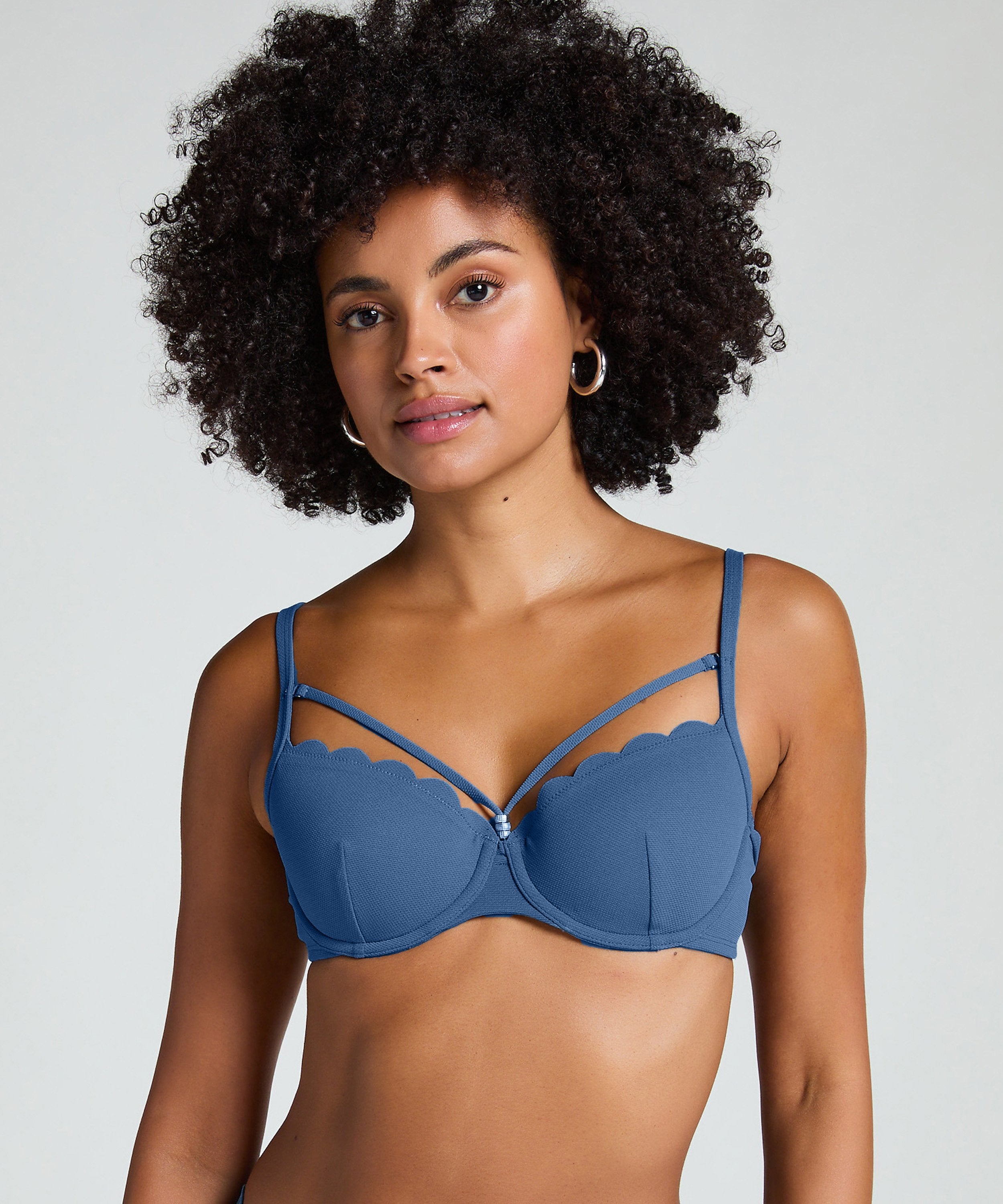 Wattiertes Bügel-Bikinioberteil Scallop  - Blau
