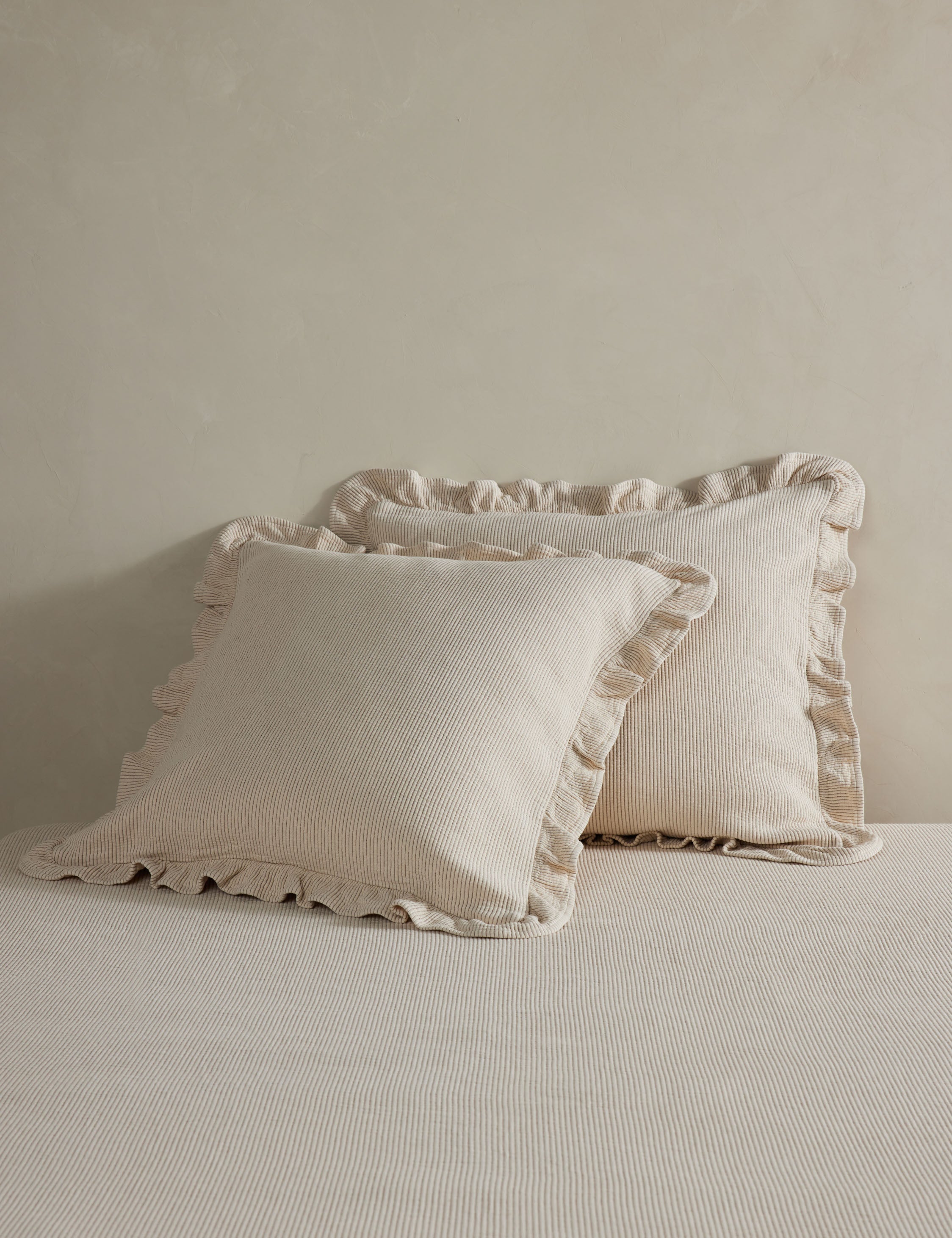 #size::euro | Vekki relaxed cotton euro sham set